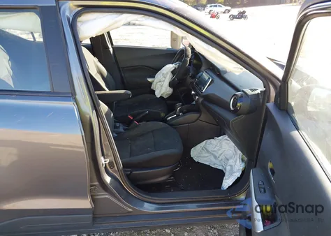 2020 Nissan Kicks Sv Xtronic Cvt z USA, uszkodzony, nr VIN 3N1CP5CV7LL518601